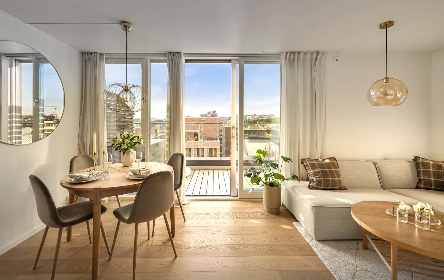 Elegant toppleilighet i sentrum - høy standard og 17 kvm terrasse med fenomenal utsikt photo 5