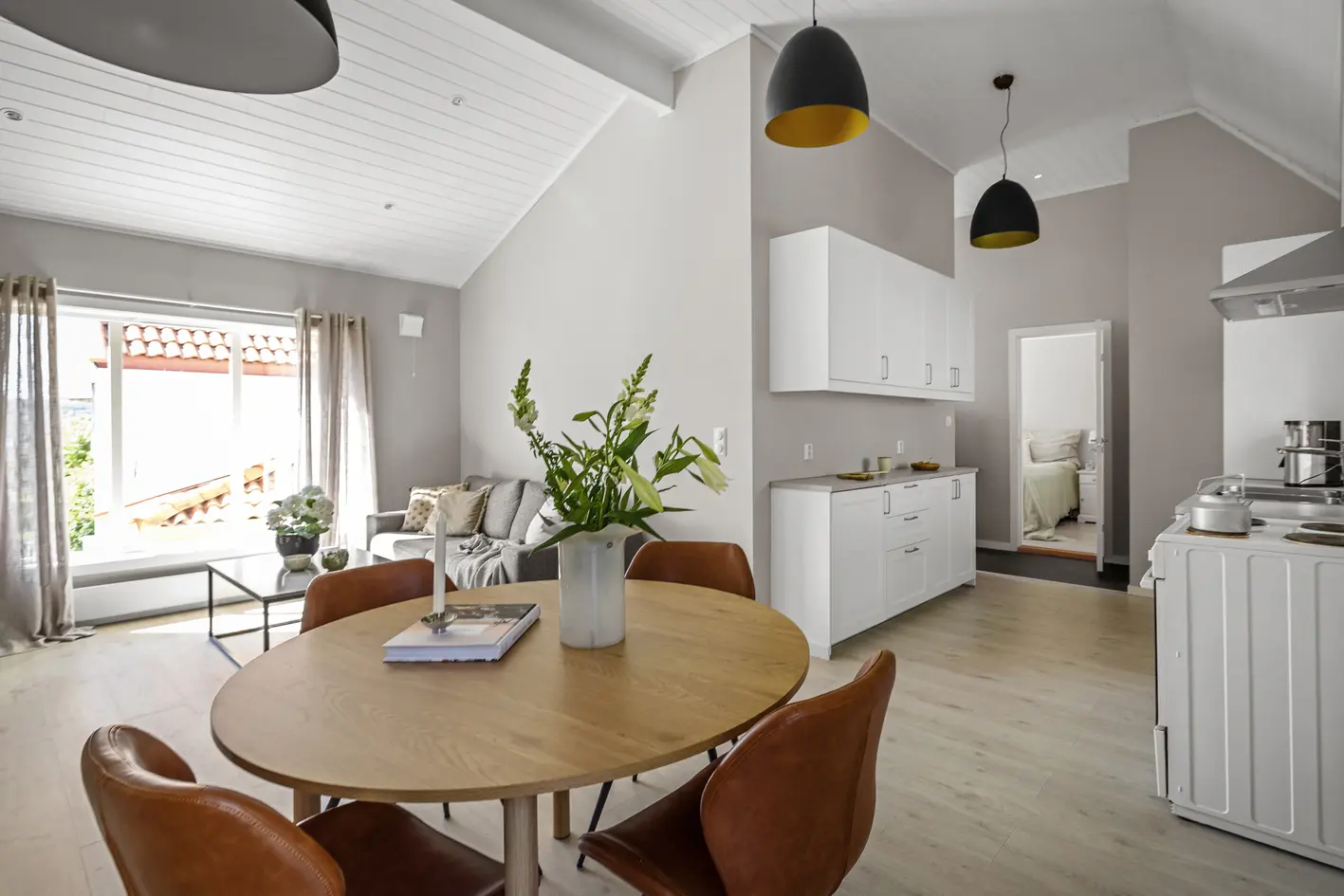 Et lite hus med stor personlighet - nyoppusset enebolig med 2 uteplasser, kveldssol og vakker utsikt photo 2