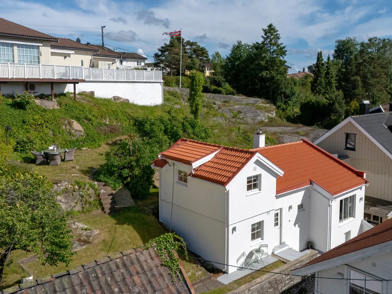 Et lite hus med stor personlighet - nyoppusset enebolig med 2 uteplasser, kveldssol og vakker utsikt photo 4