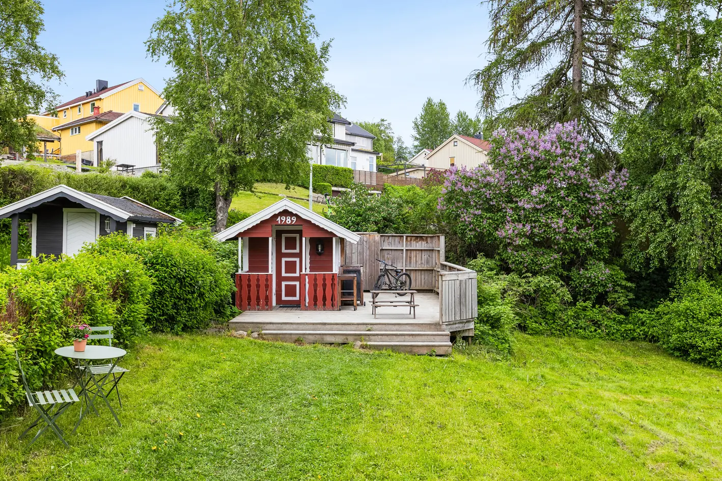 Familievennlig rekkehus i et etterspurt område | Solrik terrasse på 50 m² & Hage | Garasje & P-plass | Nærhet til alt! photo 3