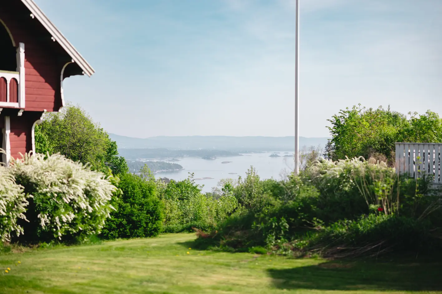 Historisk Asker-gård i AS! 370 mål tomt, flere bygninger, fantastisk utsikt til Oslofjorden, og svært gode solforhold. photo 3
