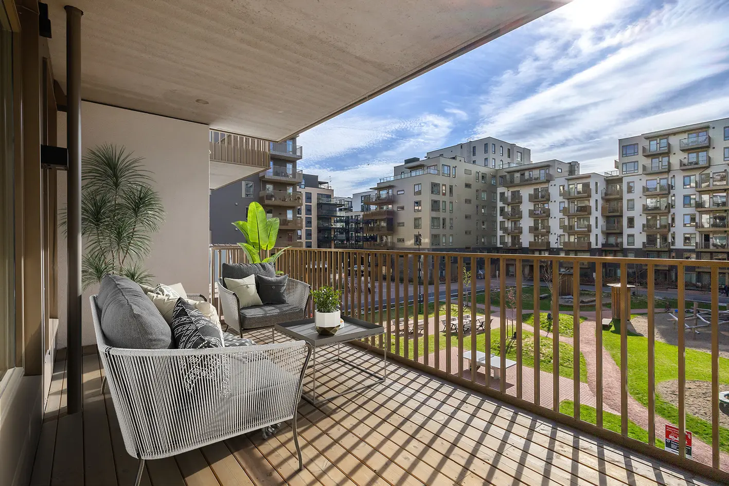 Gjennomgående 3-roms leilighet med høy standard og meget gjennomtenkt planløsning! Garasjeplass. 2 balkonger. Heis. - View 2