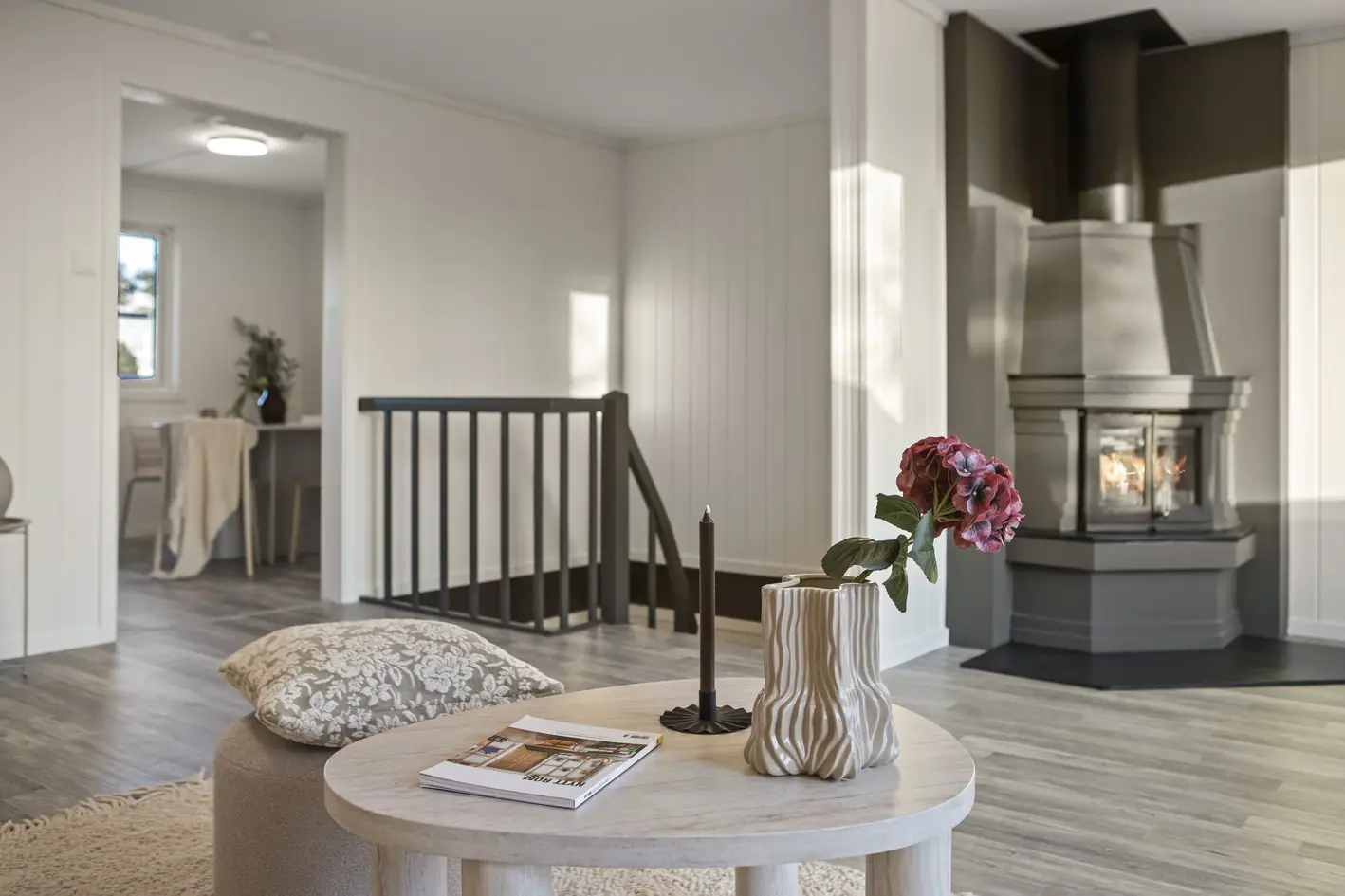 Totalrenovert og "ubrukt" enderekkehus i populært boligområde! 3 sov - gode solforhold og solcelleanlegg - garasje photo 5