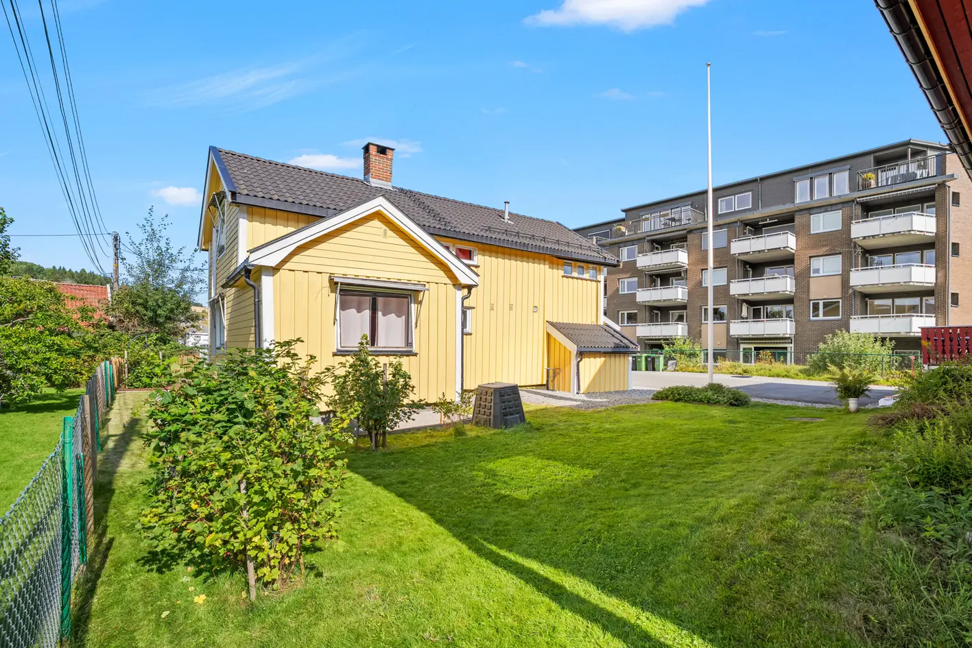 Sjarmerende enebolig over to plan med garasje | Suveren beliggenhet i sentrum av Fetsund | Kort vei til alt photo 3