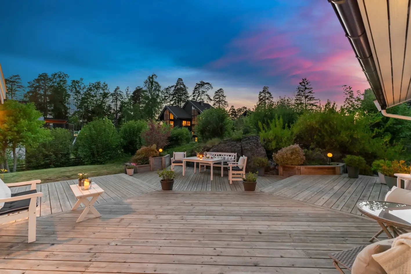 Romslig og velholdt enebolig med stor solrik veranda/terrasse, sjøutsikt og flotte turmuligheter - Perfekt for familien! photo 4