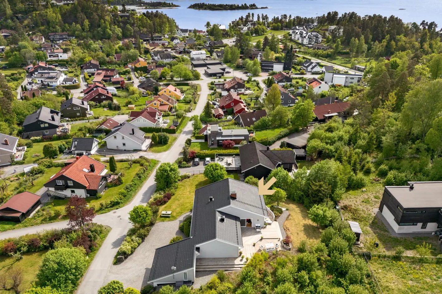 Romslig og velholdt enebolig med stor solrik veranda/terrasse, sjøutsikt og flotte turmuligheter - Perfekt for familien! photo 5