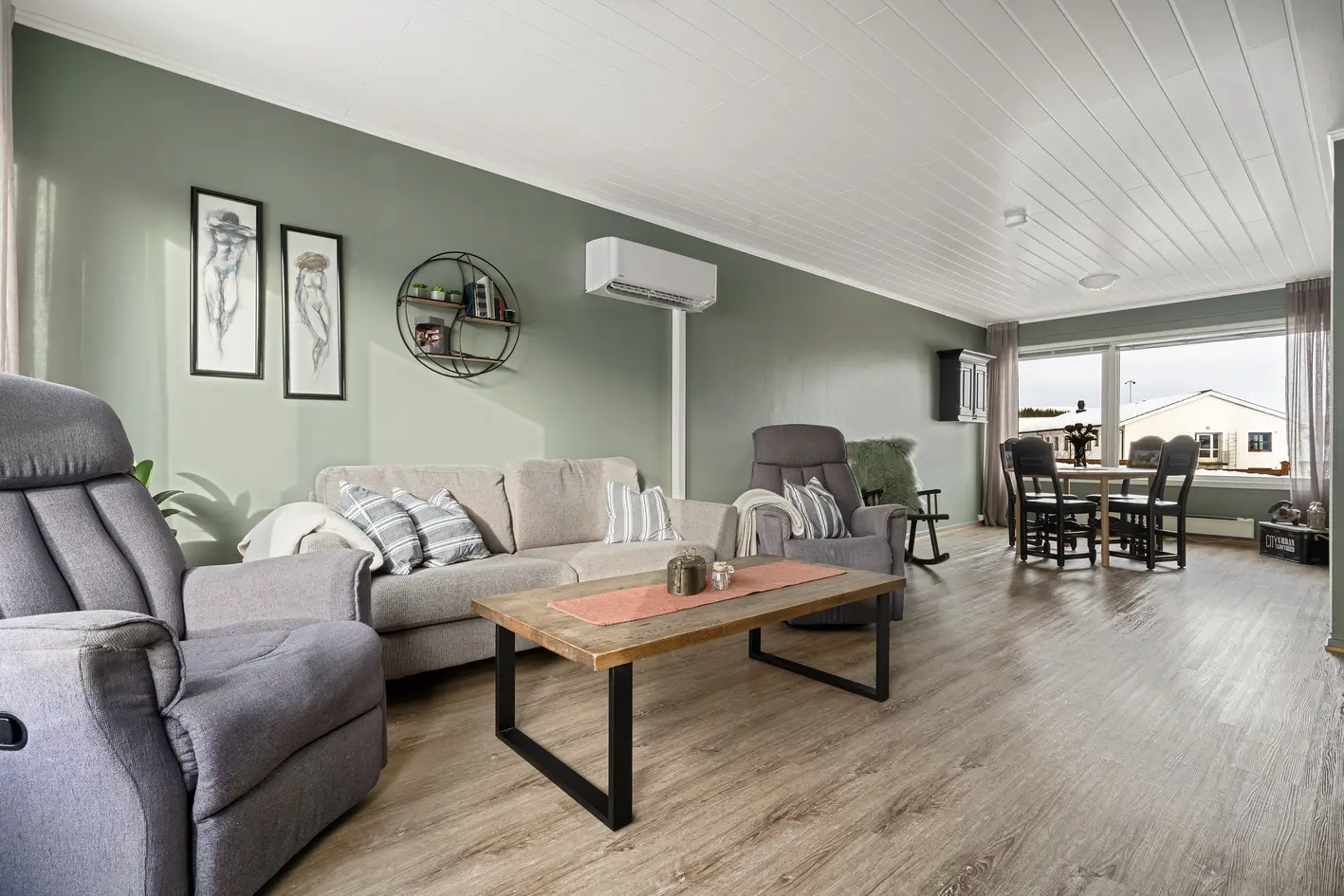 Velholdt rekkehus med 3 soverom, vaskerom og flott terrasse med hage beliggende i familievennlig område! photo 5