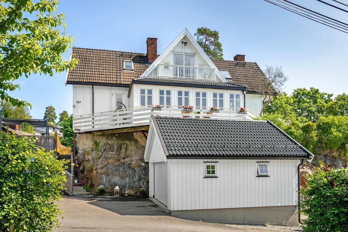 Villa med flott utsikt | Solrikt på toppen av en kolle | Dobbelgarasje | Peis | 5 soverom.  photo 5