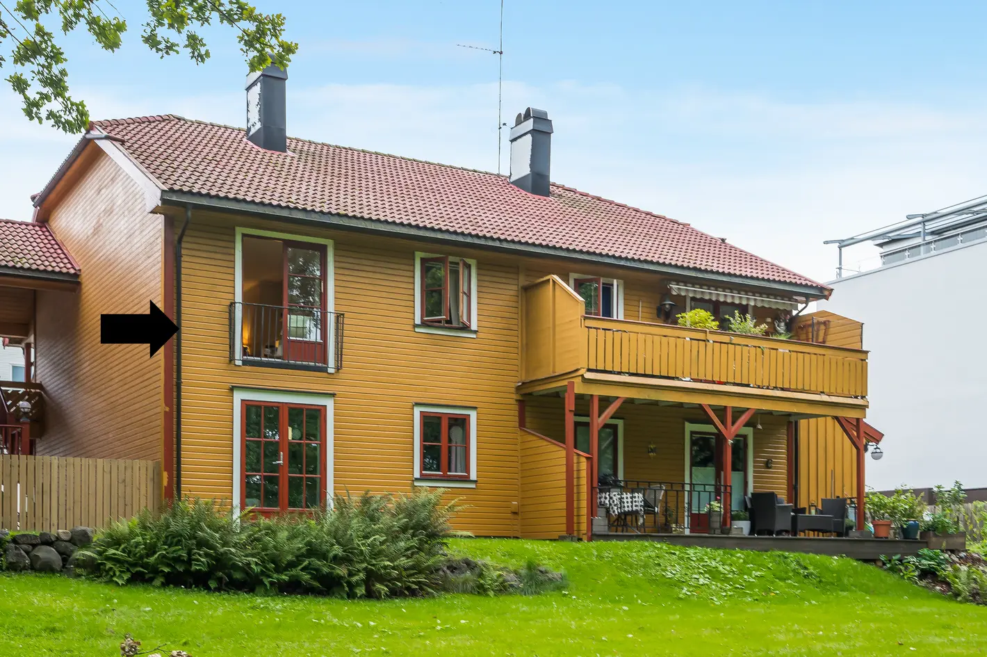Oppussingsobjekt - gj.gående selveierleil. i sentrum m/grense mot Lystlunden. 2. etg. m/vestvendt balkong. P-plass. photo 1