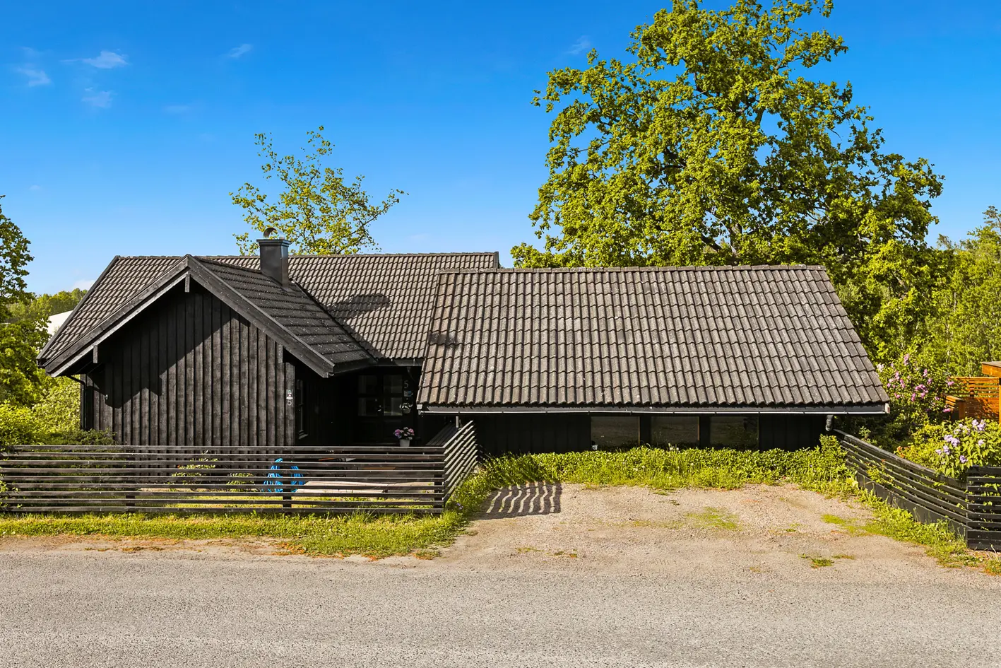Innholdsrik enebolig i etablert boligområde - 3 soverom - 2 bad - Egen inngang i underetasjen - Garasje - Varmepumpe photo 5