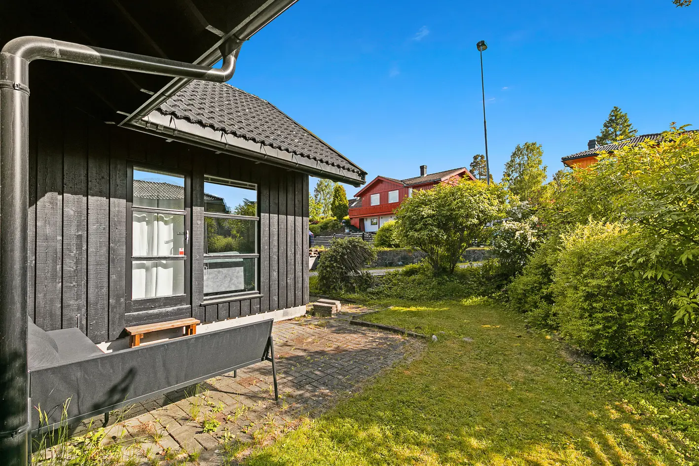 Innholdsrik enebolig i etablert boligområde - 3 soverom - 2 bad - Egen inngang i underetasjen - Garasje - Varmepumpe photo 4