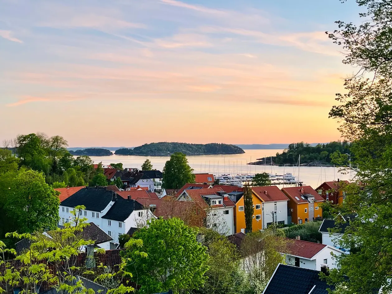 Sommeridyll i Son: Familievennlig villa m/isolert uthus og stor tomt - Solrike, skjermede uteplasser - Flott atmosfære! photo 2