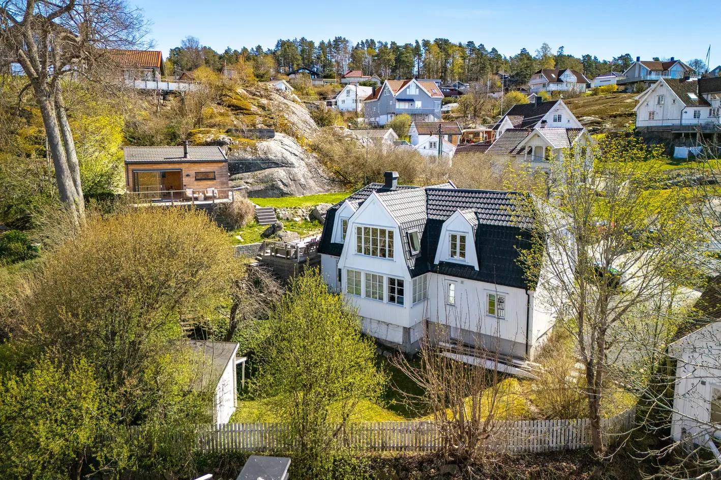 Sommeridyll i Son: Familievennlig villa m/isolert uthus og stor tomt - Solrike, skjermede uteplasser - Flott atmosfære! photo 3