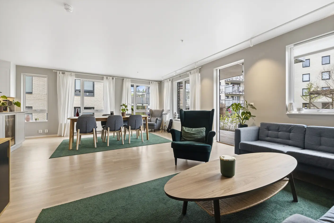 Moderne 4(5)-roms endeleilighet fra 2020. Solrik terrasse på 16 m². 2 bad. Optimal planløsning. Garasjeplass m/lader* photo 5
