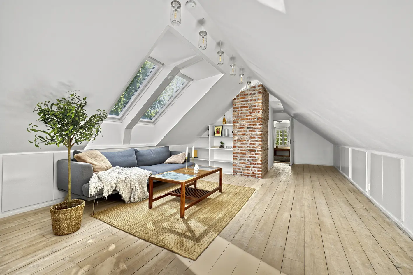 Velkommen til historiske Foss gård –Enebolig med stor terrasse, 3 soverom, 2 bad og 2 stuer.  Svært sentralt, må ses! photo 4