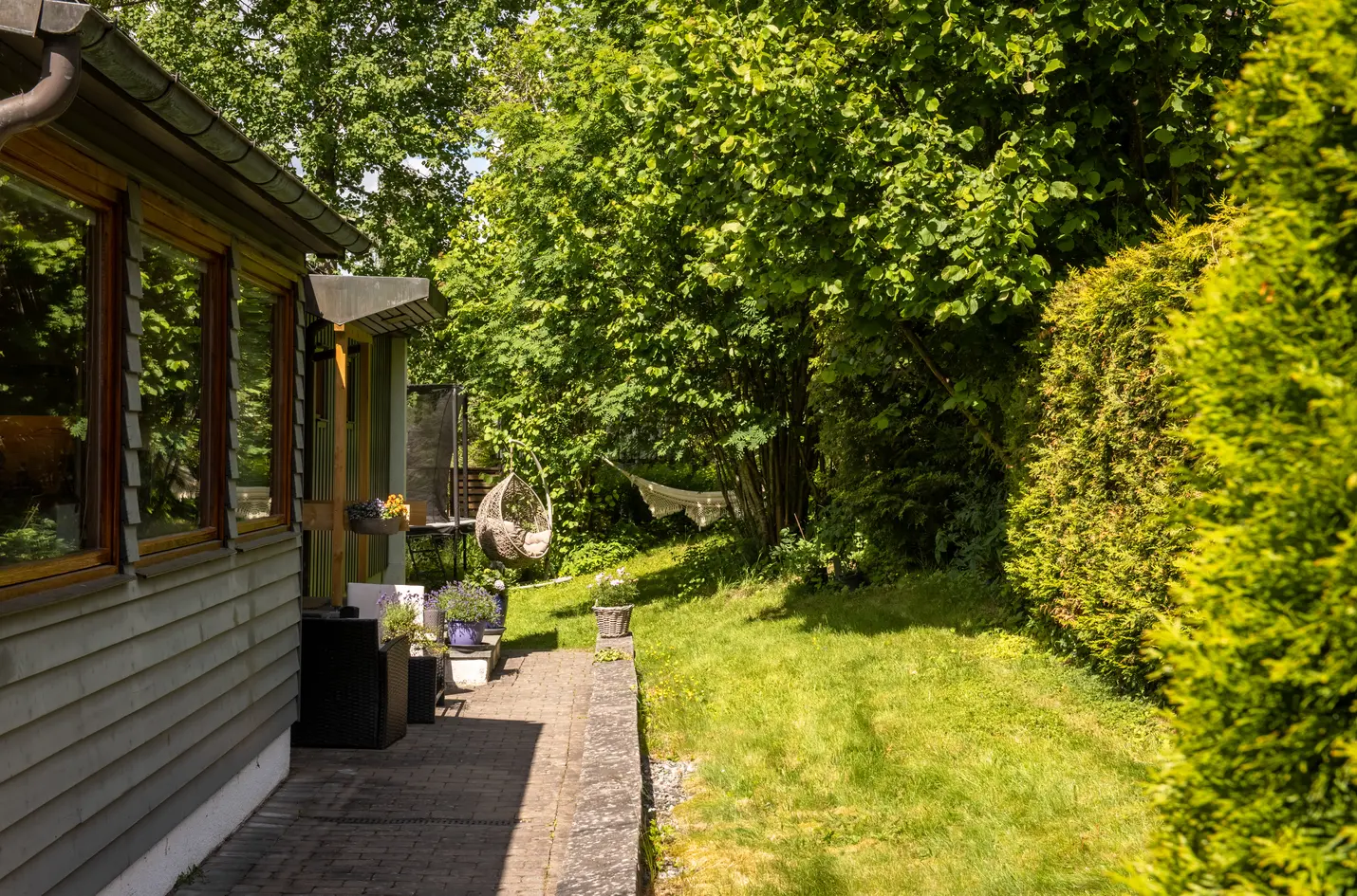 STOR ENEBOLIG MED "ALT" PÅ BAKKEPLAN | MYE PLASS OG MYE LAGRING | 2 GARASJEPLASSER | 2 SEPARATE INNGANGER | LJAN SKOLE photo 5