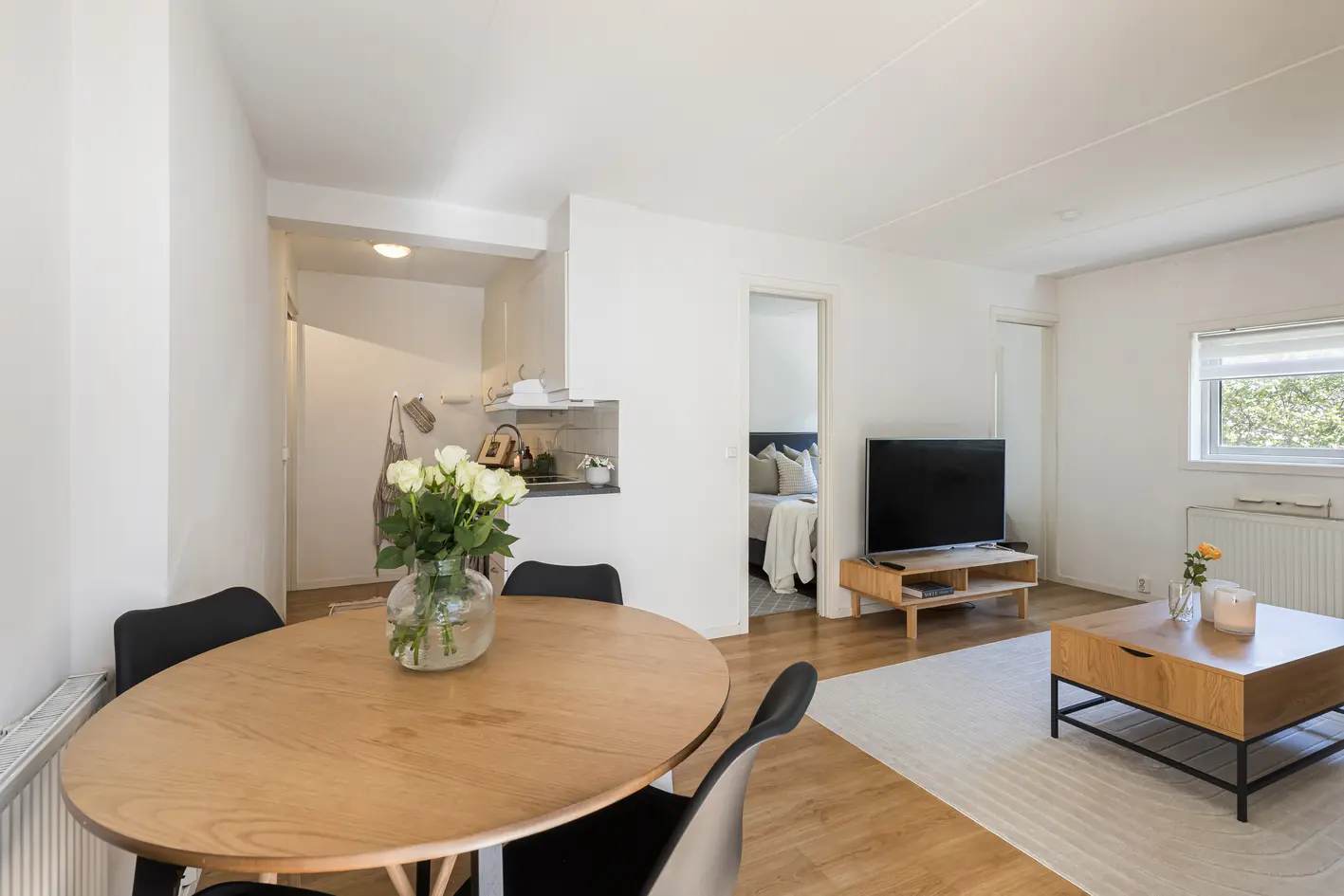 Flott 2-roms hjørneleilighet med terrasse og hage | Sentral og pendlervennlig | Inkluderende felleskostnader |IN-ordning