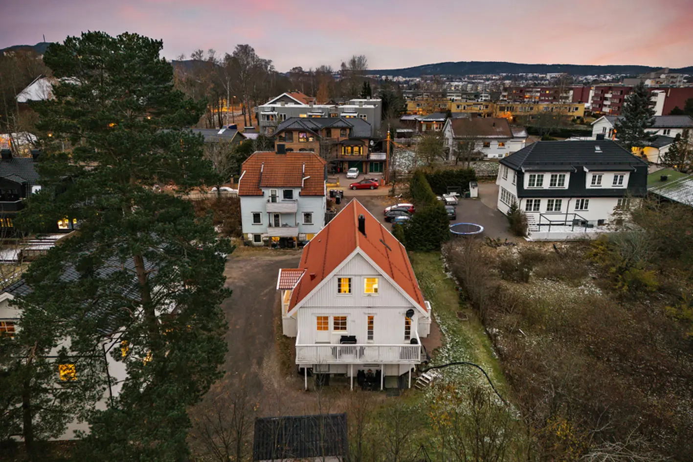 NY PRIS! Enebolig over 3 plan fra 2014 | Garasje | Godkjent søknad om bruksendring av kjeller og loft | Stort potensial! photo 3