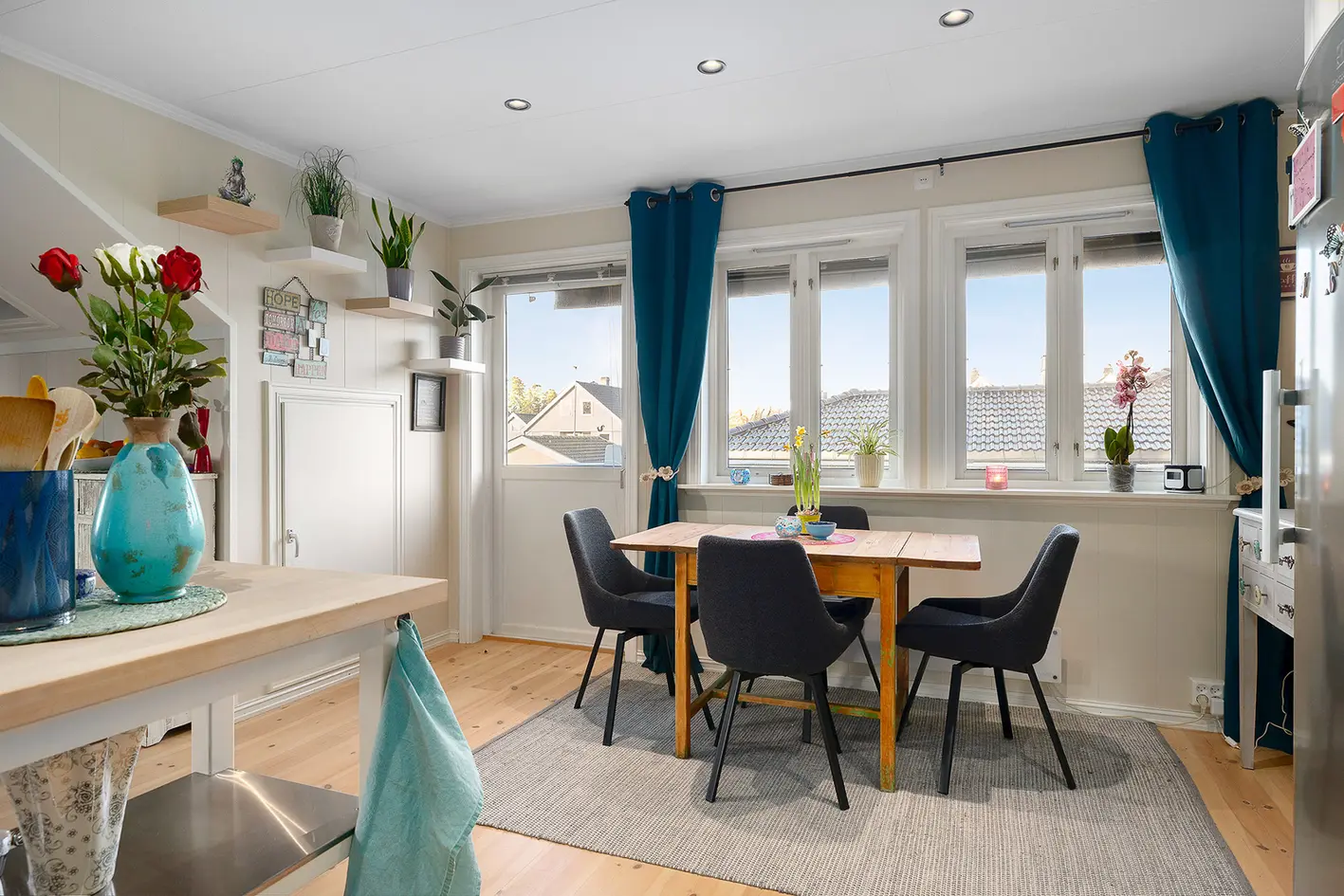 Pen og romslig leilighet med 2 soverom, garasje og vestvendt balkong i populært og rolig boligområde. photo 5