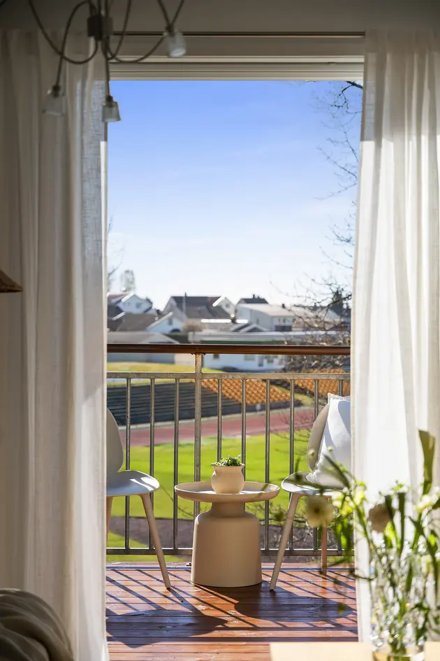 En lys, nyoppusset og moderne endeleilighet med balkong, heis og garasje! Mulighet for nedbetaling av andel fellesgjeld! photo 3