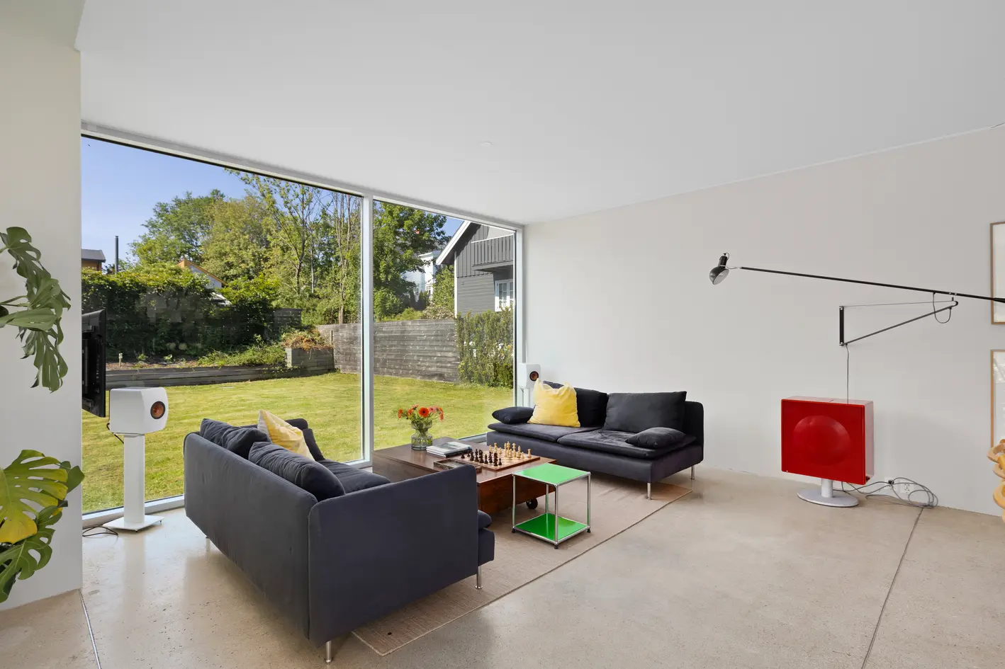 Arkitekttegnet designvilla (DARK) med skjermet hage. Solrike uteplasser og takterrasse på 105 kvm. Nært sjøen og skoler photo 4