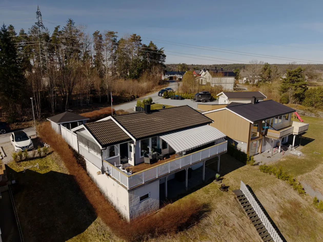 Sjeldent fin beliggenhet | Mulighet for 3 soverom | Flotte utesoner | Vinterhage & utestue| Eiet tomt - View 6