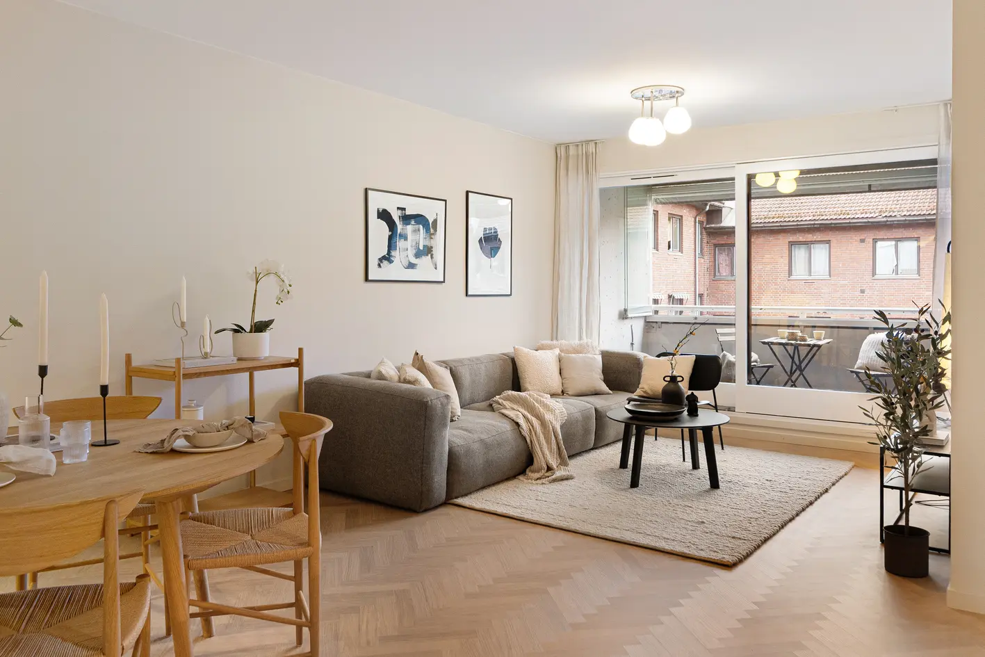 Særdeles lekker, påkostet og moderne selveier med balkong, garasjeplass og heis I V.vann inkl. I Pusset opp i 2026  photo 2