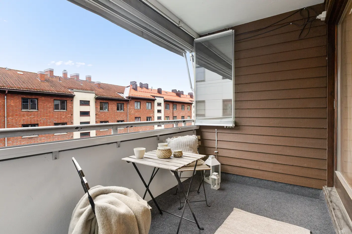 Særdeles lekker, påkostet og moderne selveier med balkong, garasjeplass og heis I V.vann inkl. I Pusset opp i 2026  photo 3