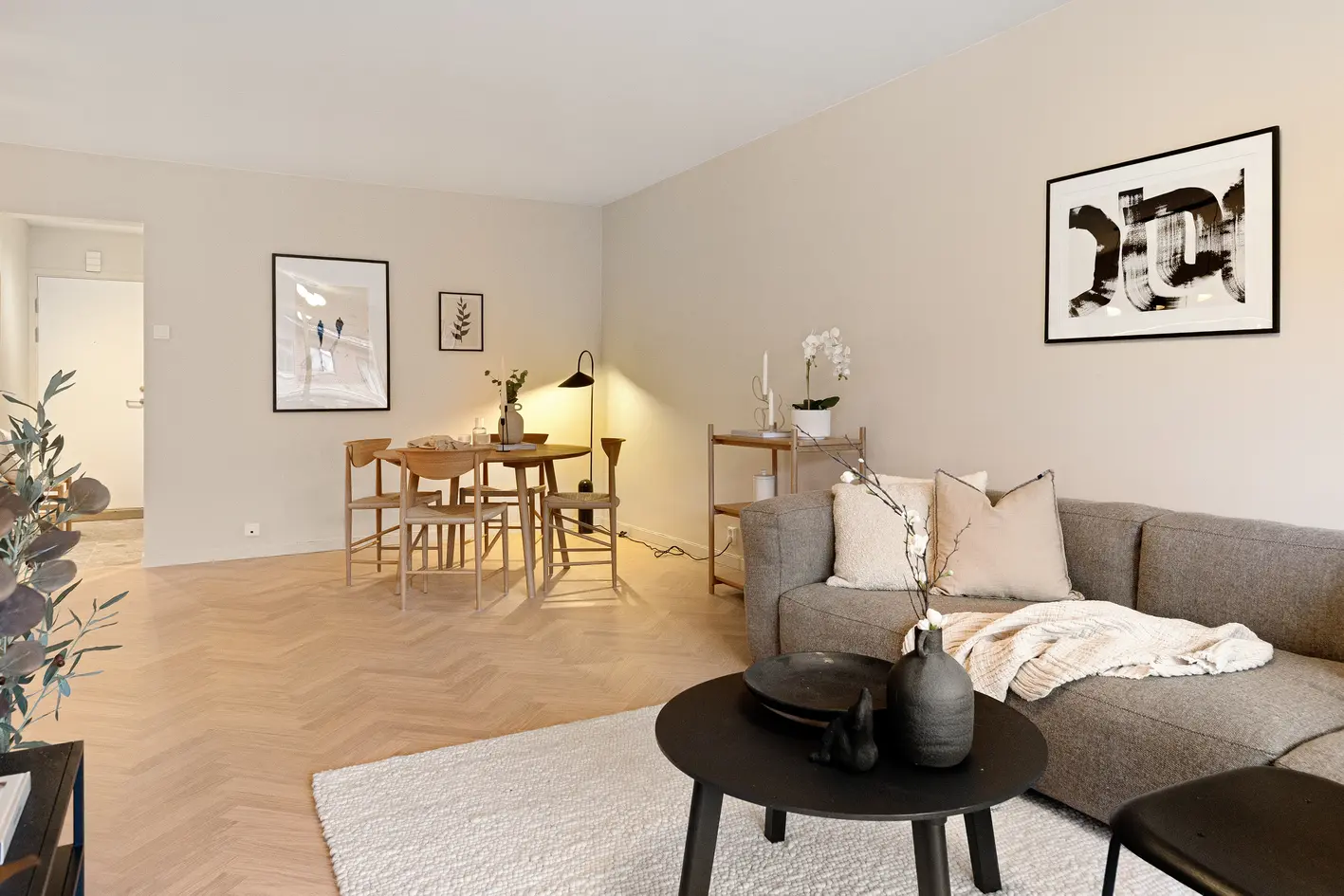 Særdeles lekker, påkostet og moderne selveier med balkong, garasjeplass og heis I V.vann inkl. I Pusset opp i 2026  photo 5