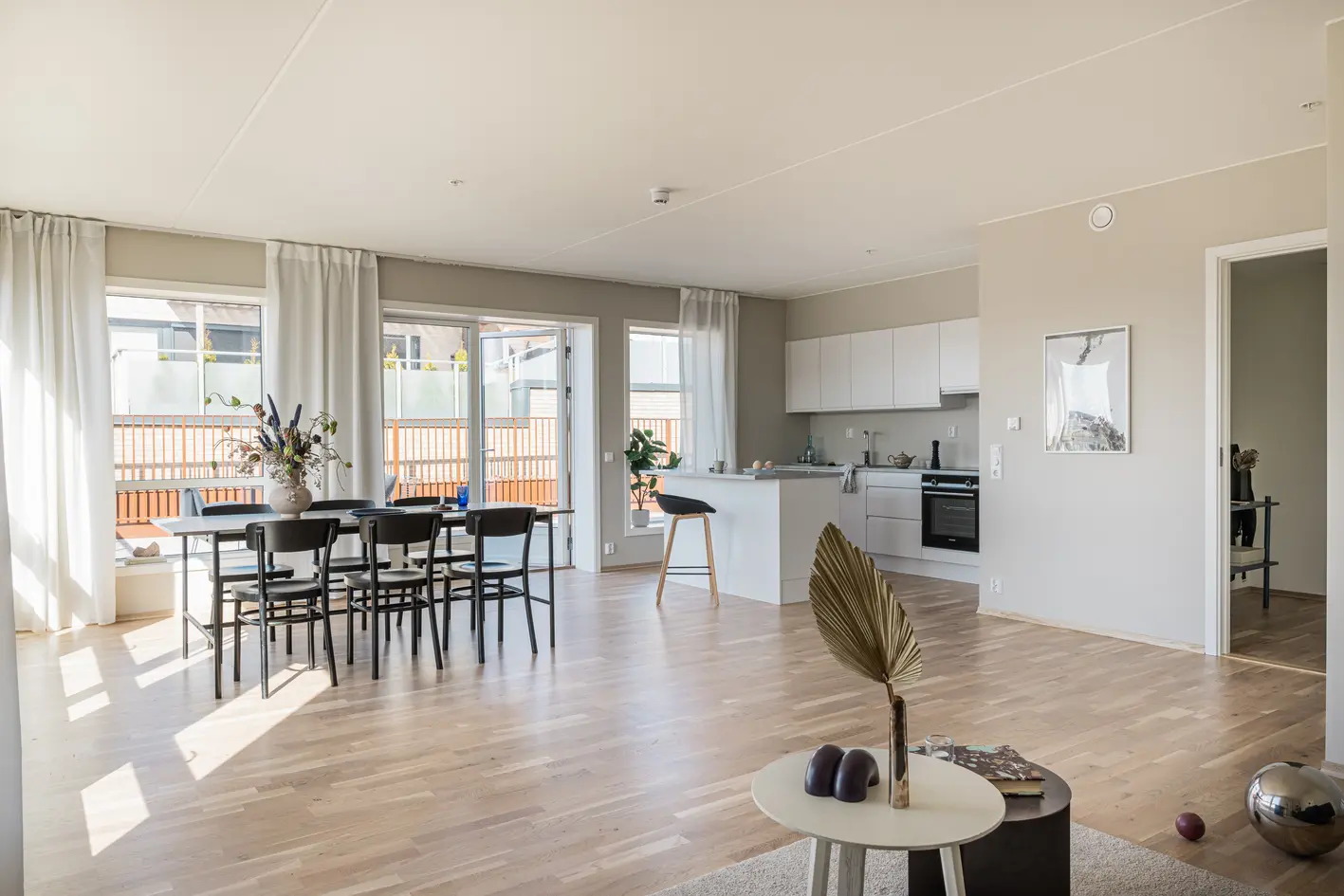 Attraktiv 4-roms penthouse fra 2021 m/privat takterrasse på 69 m²! 2 bad - Heis - Vannbåren varme - Sentral beliggenhet! photo 5