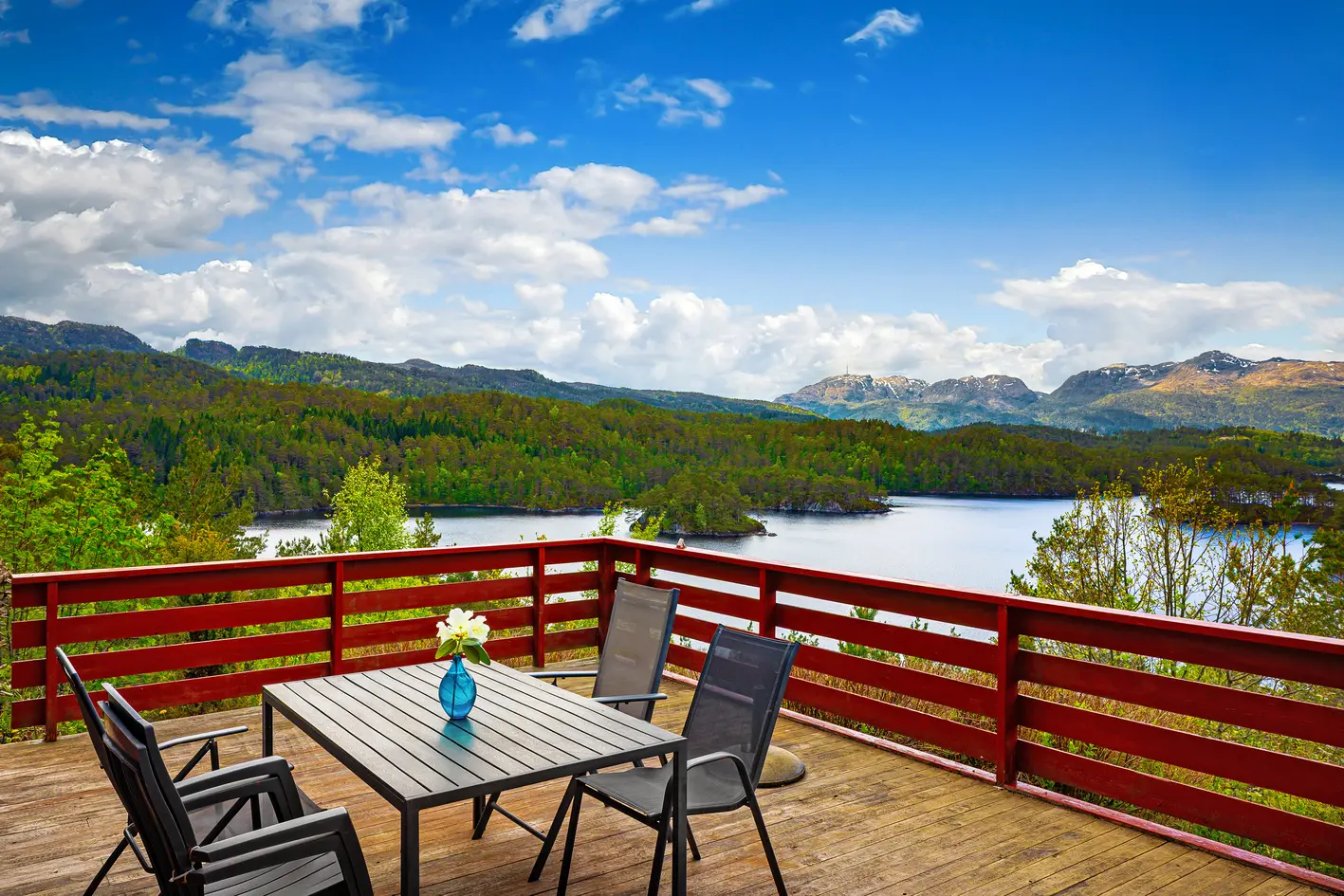 Enebolig med strandlinje og stor tomt med landlig beliggenhet | Fantastisk utsikt | Gode solforhold | Hytte på Tysnes? photo 2