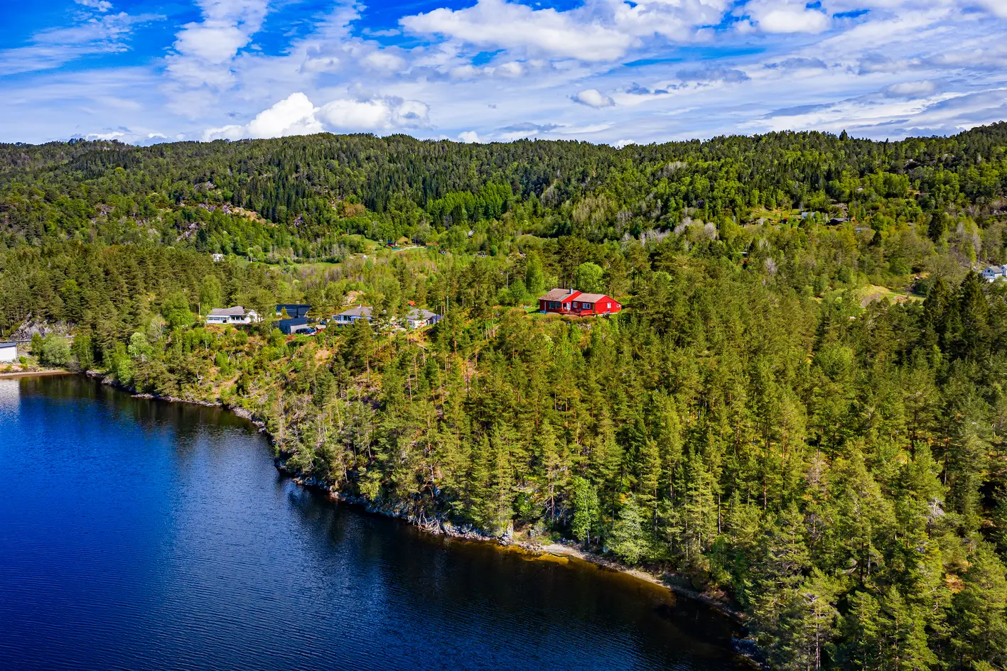 Enebolig med strandlinje og stor tomt med landlig beliggenhet | Fantastisk utsikt | Gode solforhold | Hytte på Tysnes? photo 3