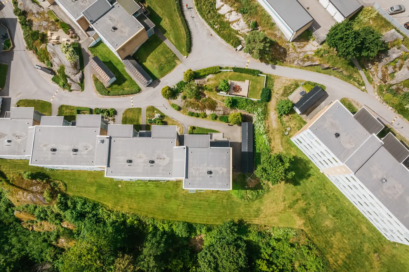 Lys og pen leilighet i 3 etg - god planløsning - 3 soverom - innglasset balkong - garasjeplass - Bilde 3