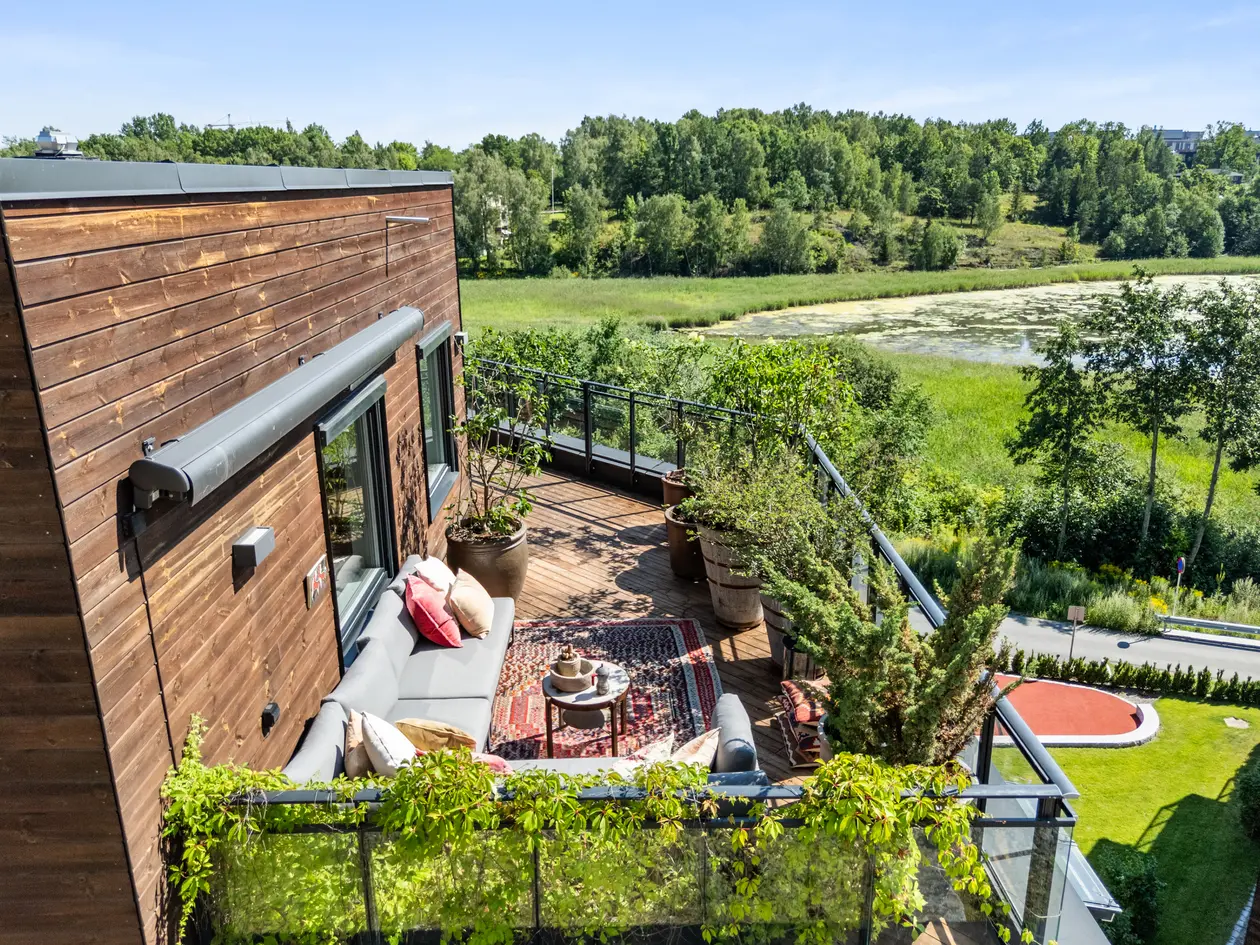 EKSKLUSIV 4-ROMS PENTHOUSELEILIGHET - 70 KVM SOLRIK TERRASSE - FLOTT FJORDUTSIKT- PÅKOSTET - HEIS - 2 BAD - GARASJE photo 5