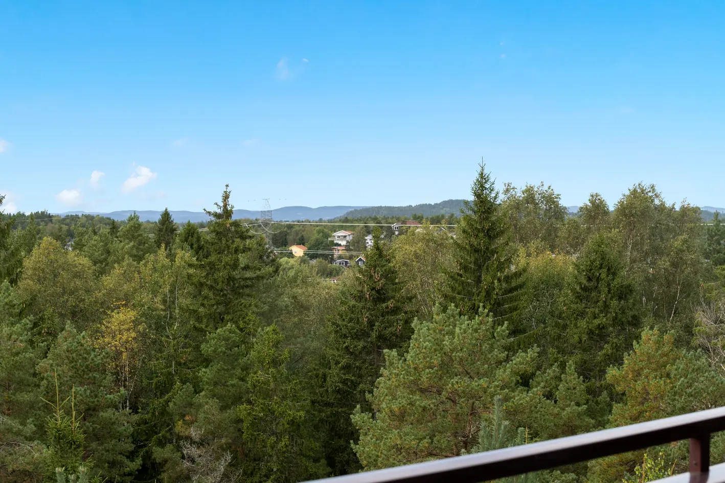 Påkostet, stor og moderne 4-roms i høy 1.etg. | Stor balkong og terrasse | Flott utsikt! | Ingen dokumentavgift photo 5