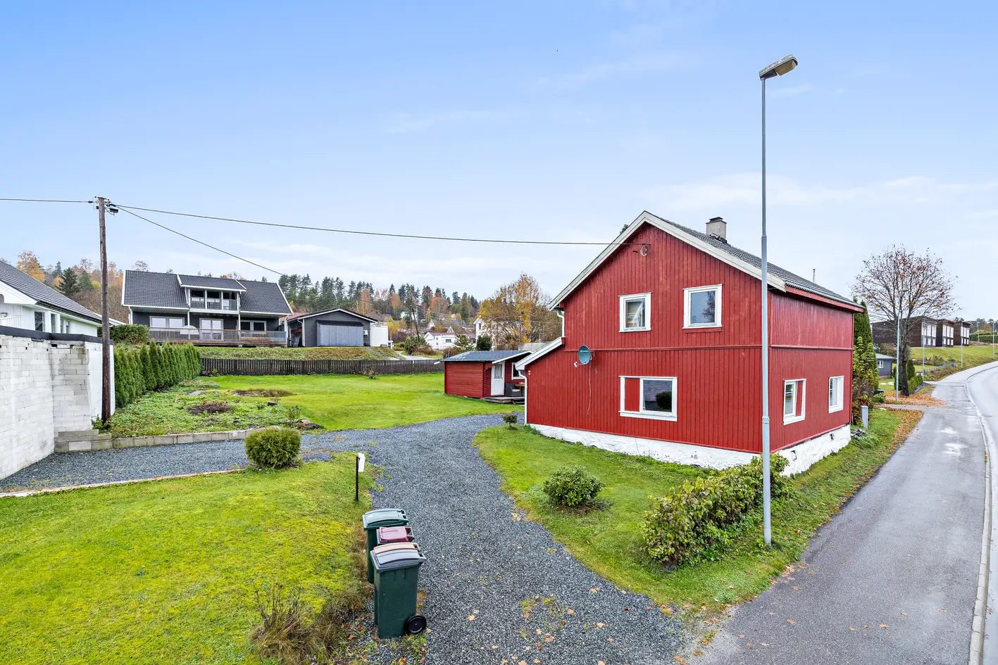 Enebolig med renoveringsbehov | Romslig tomt på 952 kvm | Gode solforhold | Barnevennlig!  photo 4