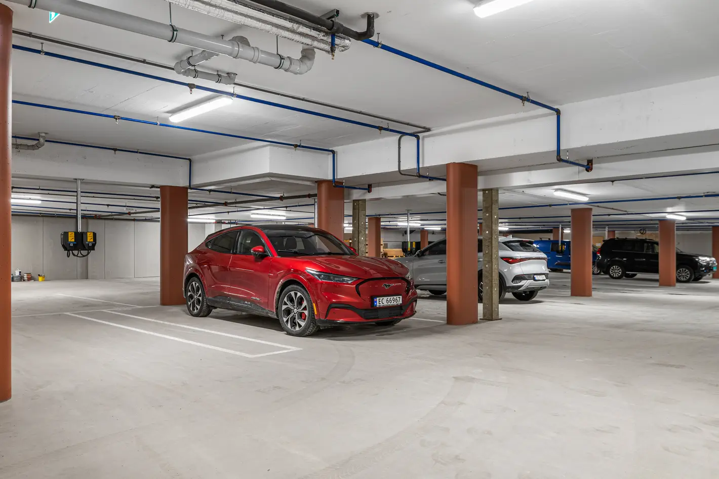 Innbydende 2-roms leilighet fra 2024 inkl. p-plass i kjeller verdt kr. 280.000,-. 3. etg. & heis i bygget. Flott utsikt. photo 3