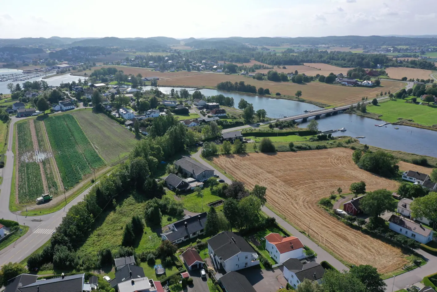 Rålekre boliger med optimale solforhold, store terrasser og fin sjøutsikt.  photo 2