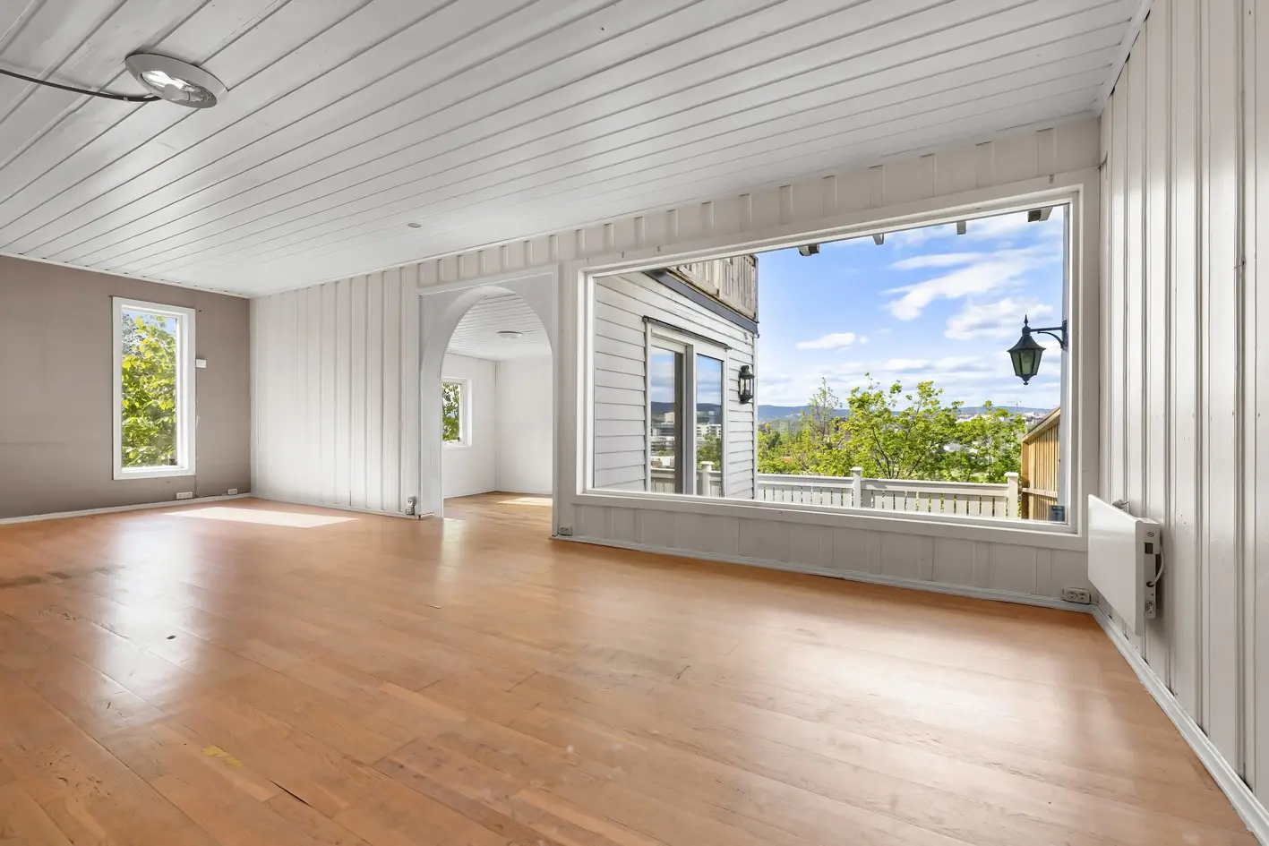 Romslig, usjenert halvpart av tomannsbolig med flott utsikt i attraktivt villaområde. Behov for totalrehabilitering. photo 3