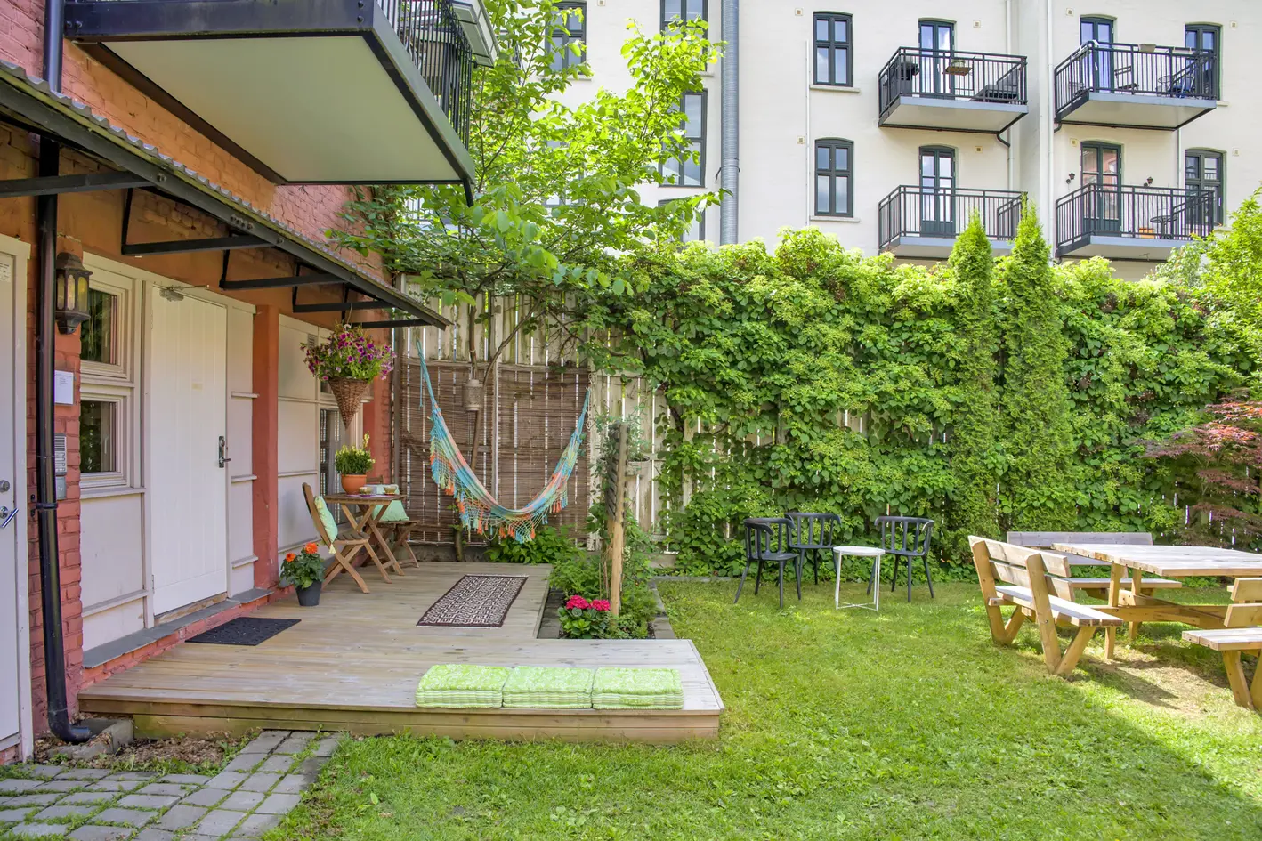 Sjarmerende og skjermet leilighet i indre gårdsrom | Ved leiligheten er det en herlig terrasse | Flotte fellesareal photo 4