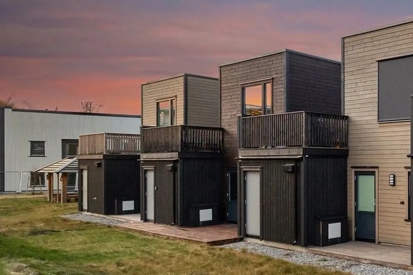 Familievennlig bolig fra 2021 | Stor takterrasse på 30 kvm | Garasje | Kort vei til tog og sentrum photo 3