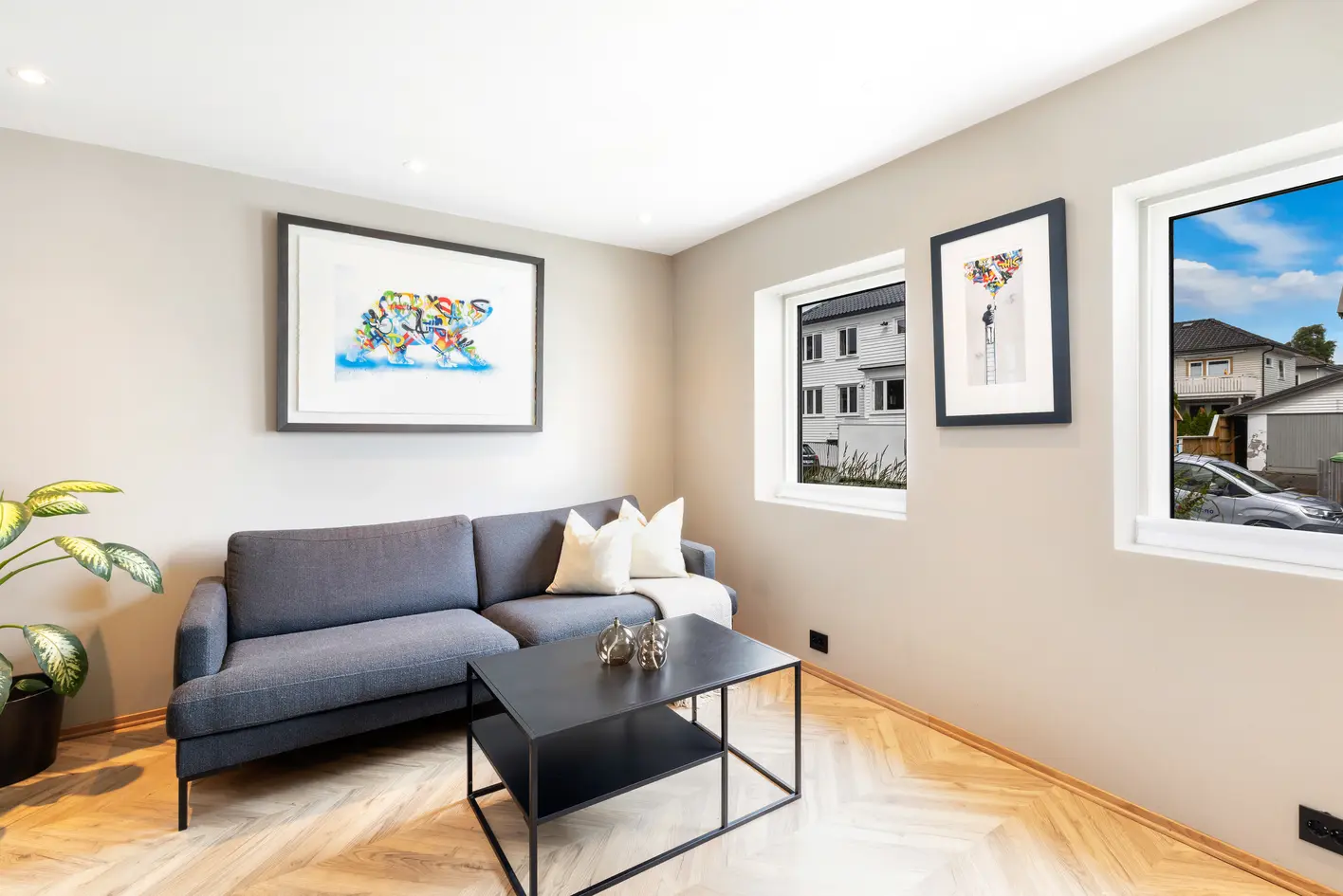 Lys selveier over 2 plan. Nyere kjøkken og flott bad. Meget populær adresse. photo 5