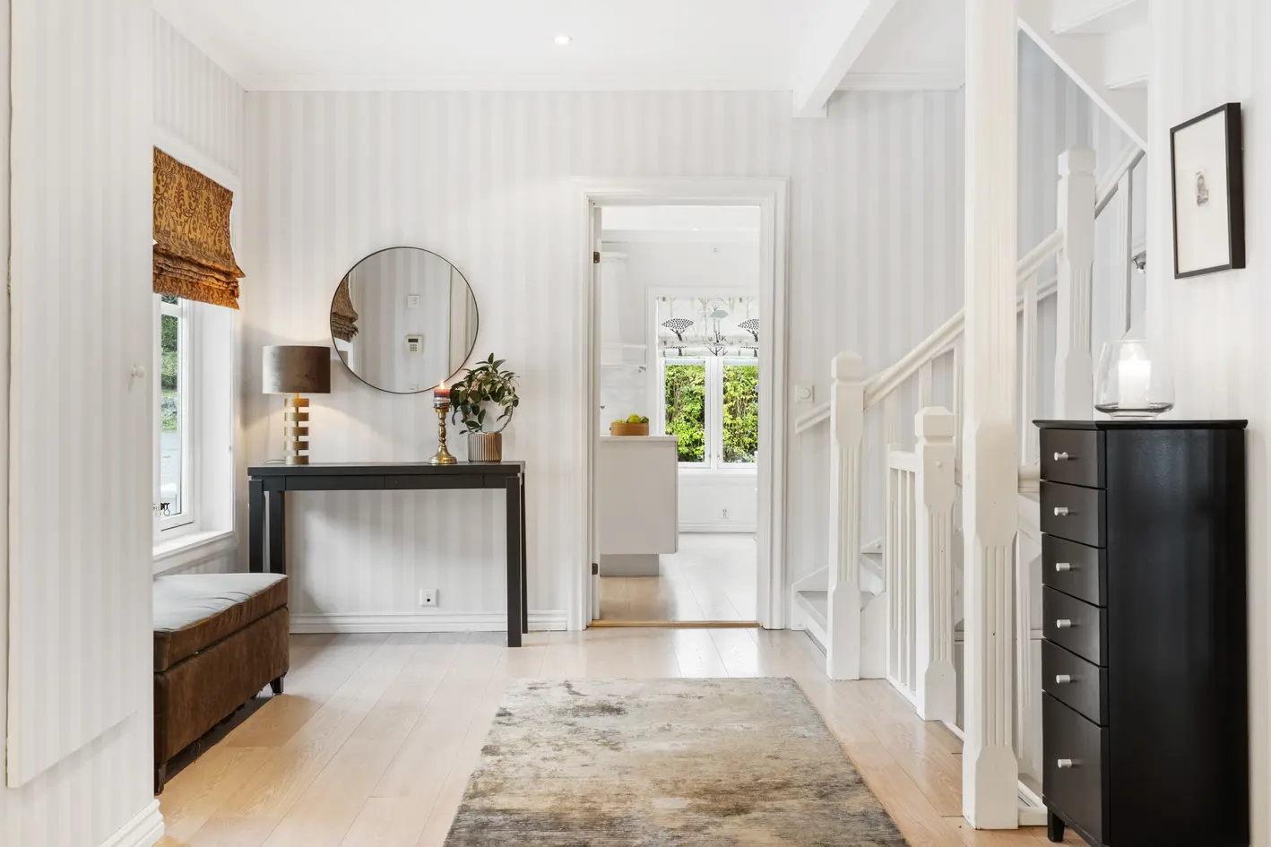 Moderne enebolig for storfamilien. To utleieleiligheter. Nydelig utsikt og veranda, på ca. 43 m².  photo 4
