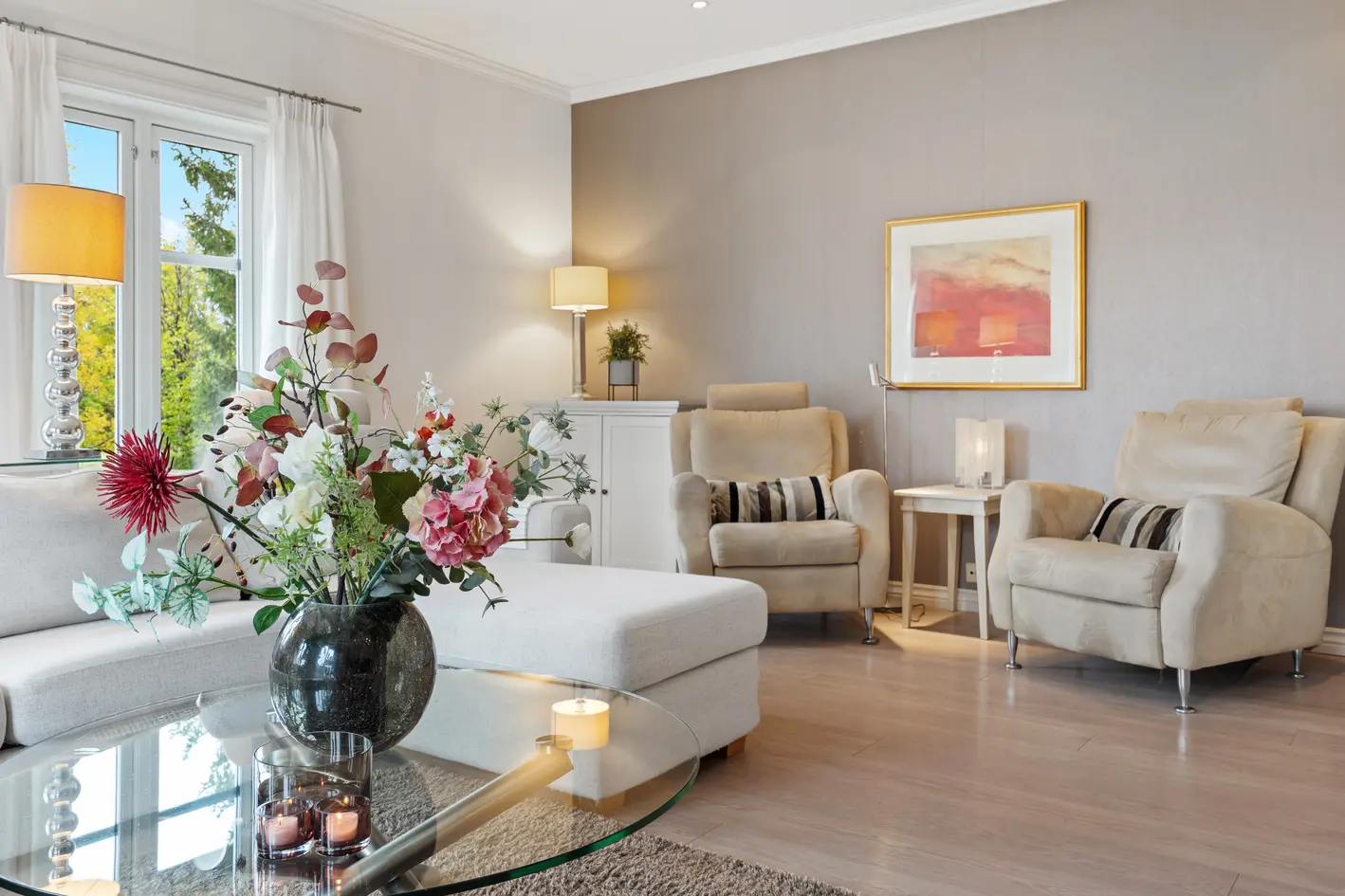 Moderne enebolig for storfamilien. To utleieleiligheter. Nydelig utsikt og veranda, på ca. 43 m².  photo 3