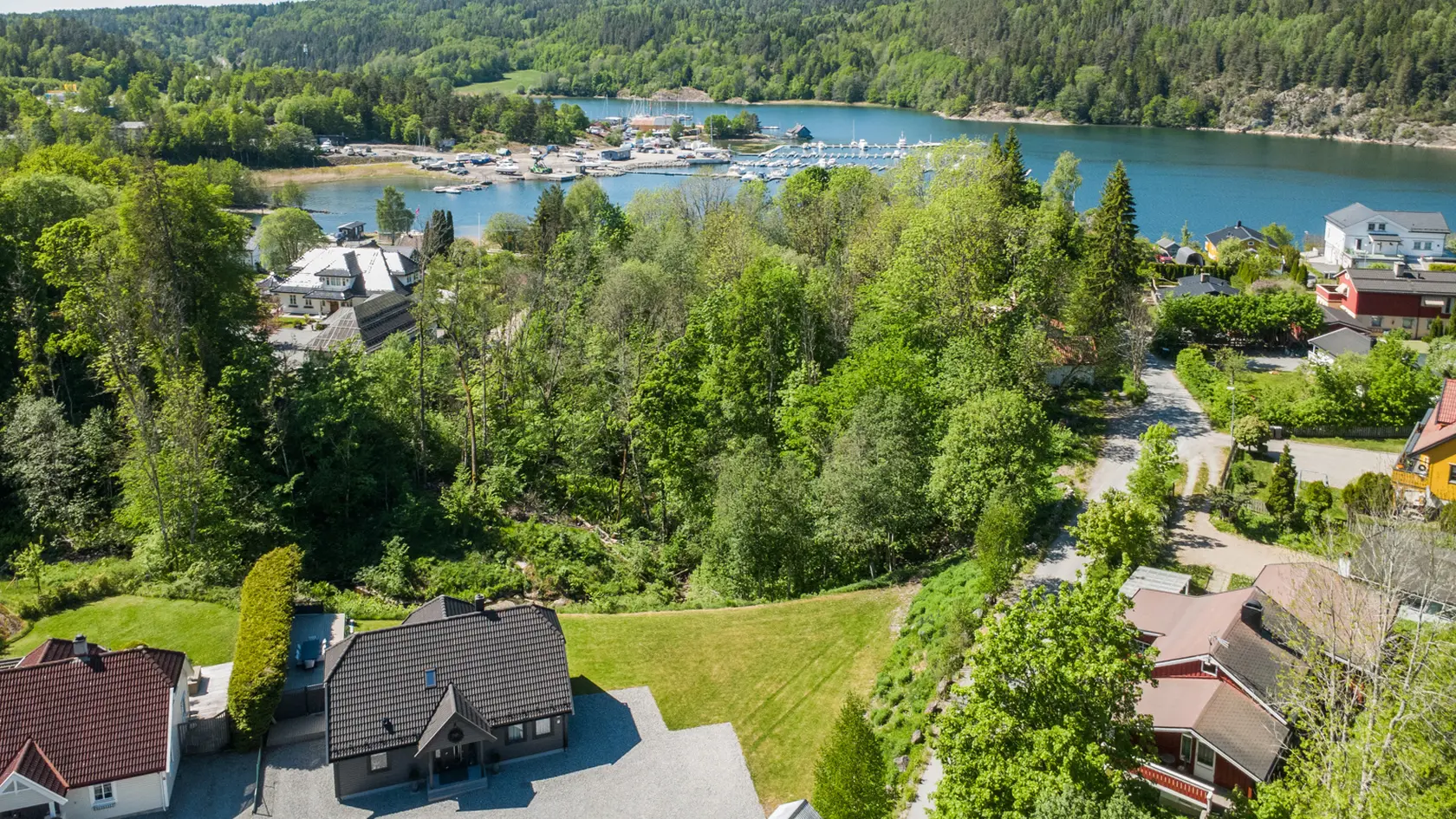 Nesset/Vinterbro - Boligtomt - Nærhet til sjøen - Hyggelig boligområde, vinterbro