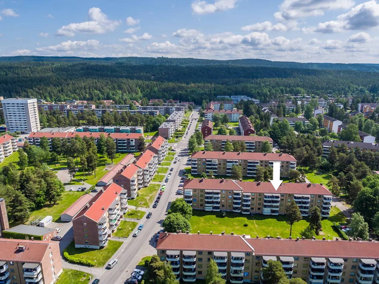 Lys og flott 3-roms med gjennomgående planløsning og solrik balkong. V.vann/Fyring inkl. Kun 5 min gange til Østmarka. - View 3