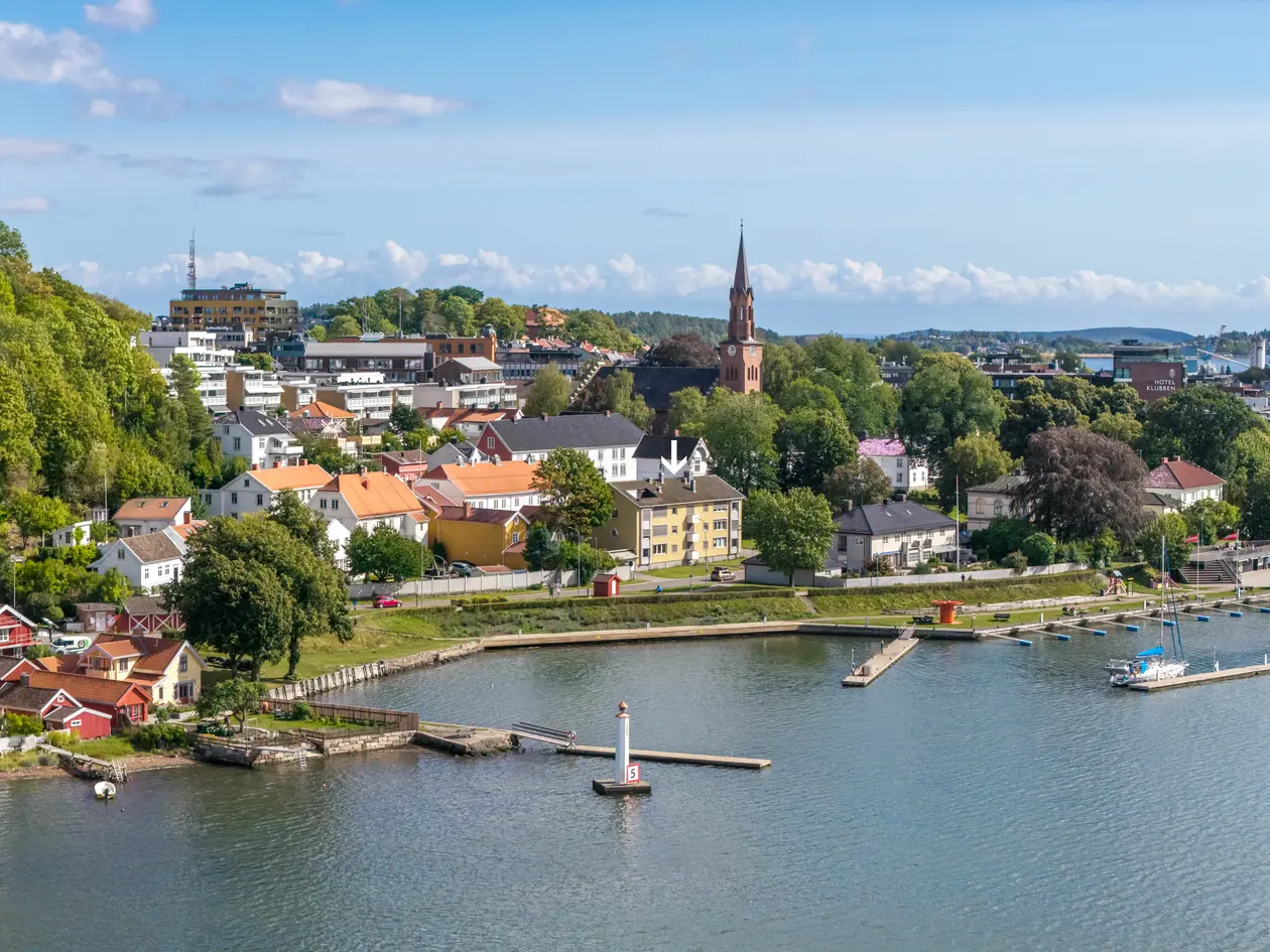 Stilfull 3-roms med særpreg – Sjøutsikt, vinterhage og p-plass – Betydelig oppgradert 2020/21 photo 2