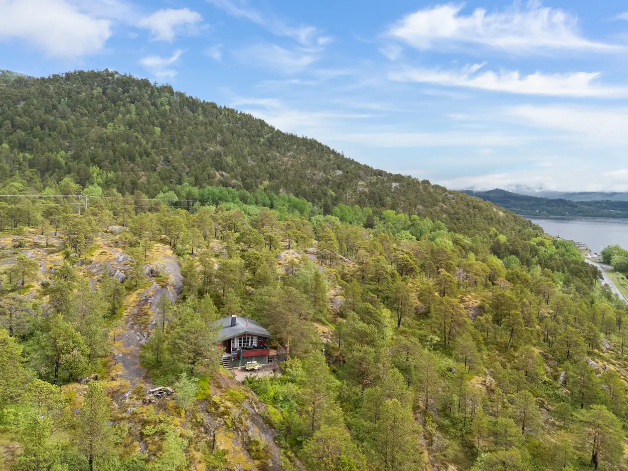 Fritidsbolig på Kistrand med flott utsikt og gode solforhold | Innlagt strøm | Kun ca. 25 min kjøretur fra Bodø - View 5