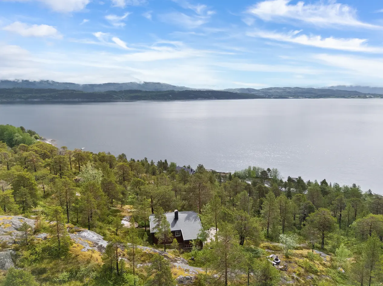 Fritidsbolig på Kistrand med flott utsikt og gode solforhold | Innlagt strøm | Kun ca. 25 min kjøretur fra Bodø - View 4