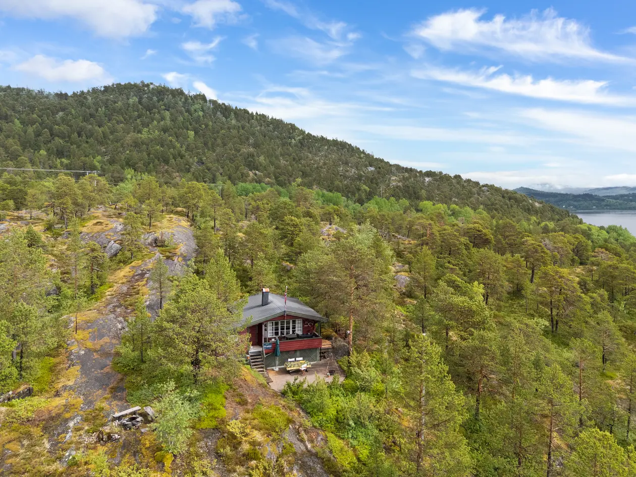 Fritidsbolig på Kistrand med flott utsikt og gode solforhold | Innlagt strøm | Kun ca. 25 min kjøretur fra Bodø - View 3